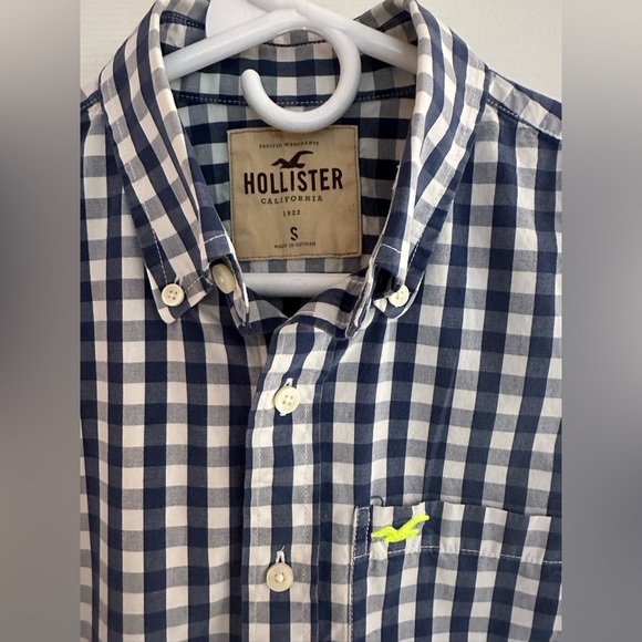 HOLLISTER~ Men’s Blue and White Long Sleeve Checkered Button-Up Shirt size S - Picture 3 of 8